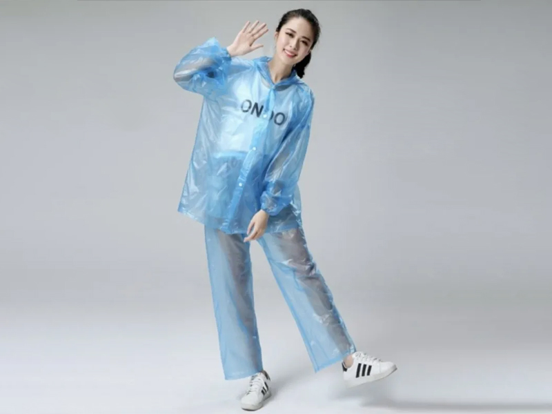 Áo Mưa Trong Suốt 14 Mỗi loại áo mưa bộ trong suốt có đặc điểm và ưu điểm riêng.