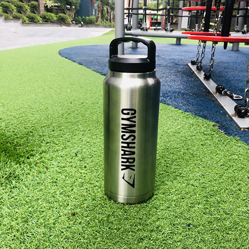 Bình đựng nước tập gym giúp cung cấp đủ nước cho cơ thể giúp buổi tập hiệu quả hơn