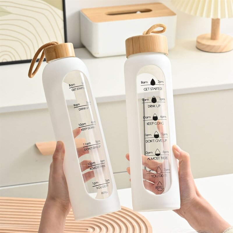 Bình Nước Thủy Tinh Nắp Gỗ 9 2 loại gỗ được sử dụng làm nắp đó là gỗ ép, gỗ tự nhiên