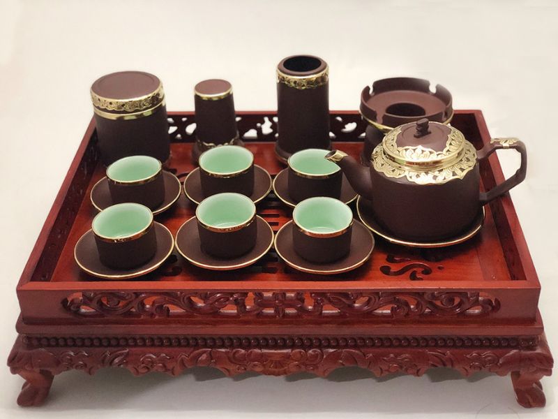 Ấm chén bọc đồng tráng men