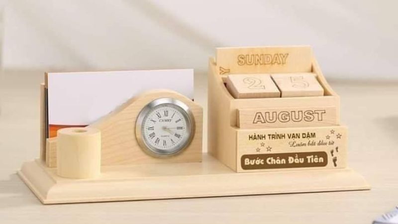 Cách Lựa Chọn Đế Gỗ Để Lịch Phù Hợp