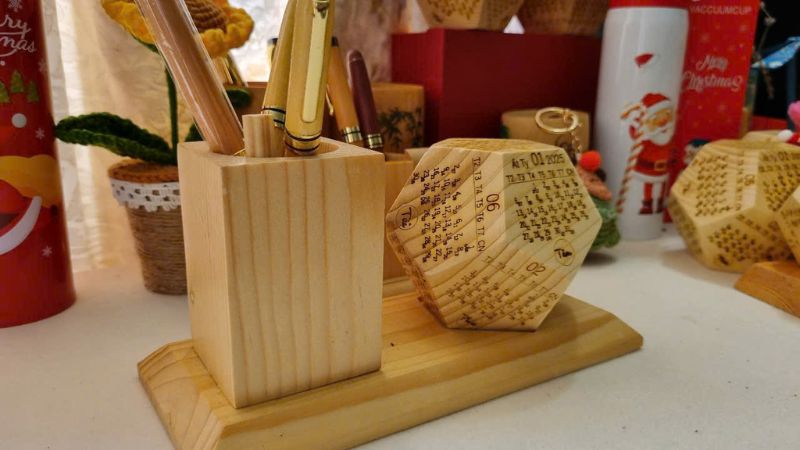 Hướng Dẫn Lựa Chọn Lịch Gỗ 12 Mặt Phù Hợp