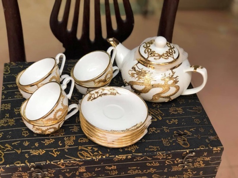 Ấm Chén Bát Tràng Mạ Vàng 7 Vẻ đẹp sang trọng quyền lực tạo nên sức hút ấm chén bát tràng mạ vàng