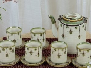 Mẫu ấm tích hoạ tiết hoa dây men rạn